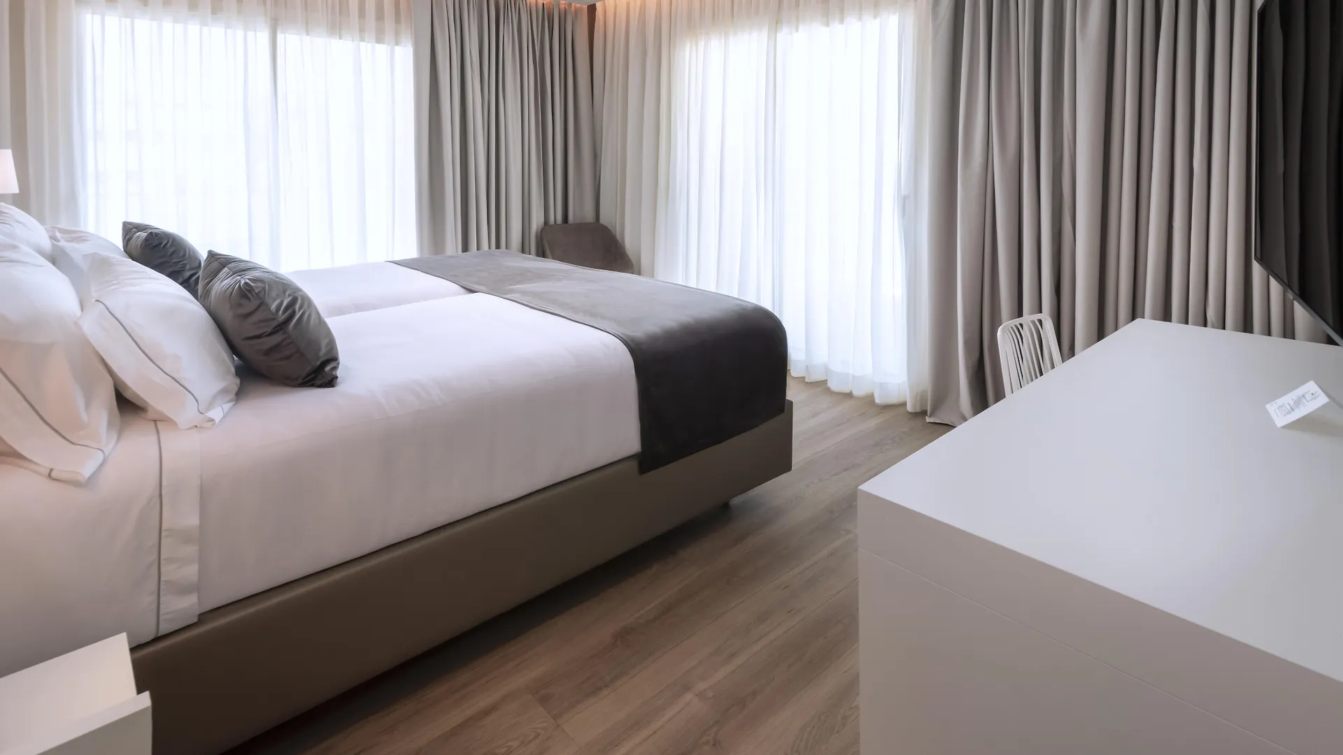 Hotel Playafels Castelldefels 4*,  Spanien